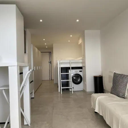 Avec Terrasse, Piscine Et Parking Pres De La La Bocca - Fr-1-609-74 Cannes