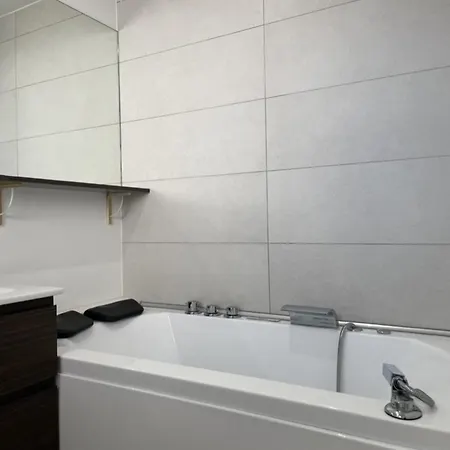Apartment Avec Terrasse, Piscine Et Parking Pres De La La Bocca - Fr-1-609-74 Cannes