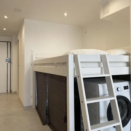 Avec Terrasse, Piscine Et Parking Pres De La La Bocca - Fr-1-609-74 Cannes